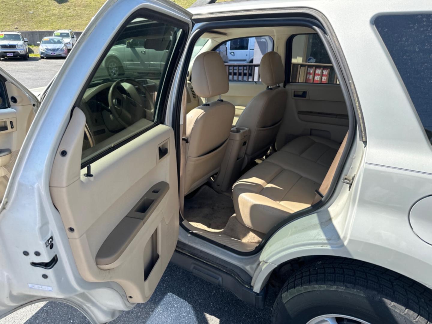 2008 WHITE Ford Escape XLT 2WD I4 (1FMCU03Z28K) with an 2.3L L4 DOHC 16V engine, 4-Speed Automatic Overdrive transmission, located at 5700 Curlew Drive, Norfolk, VA, 23502, (757) 455-6330, 36.841885, -76.209412 - Photo#11